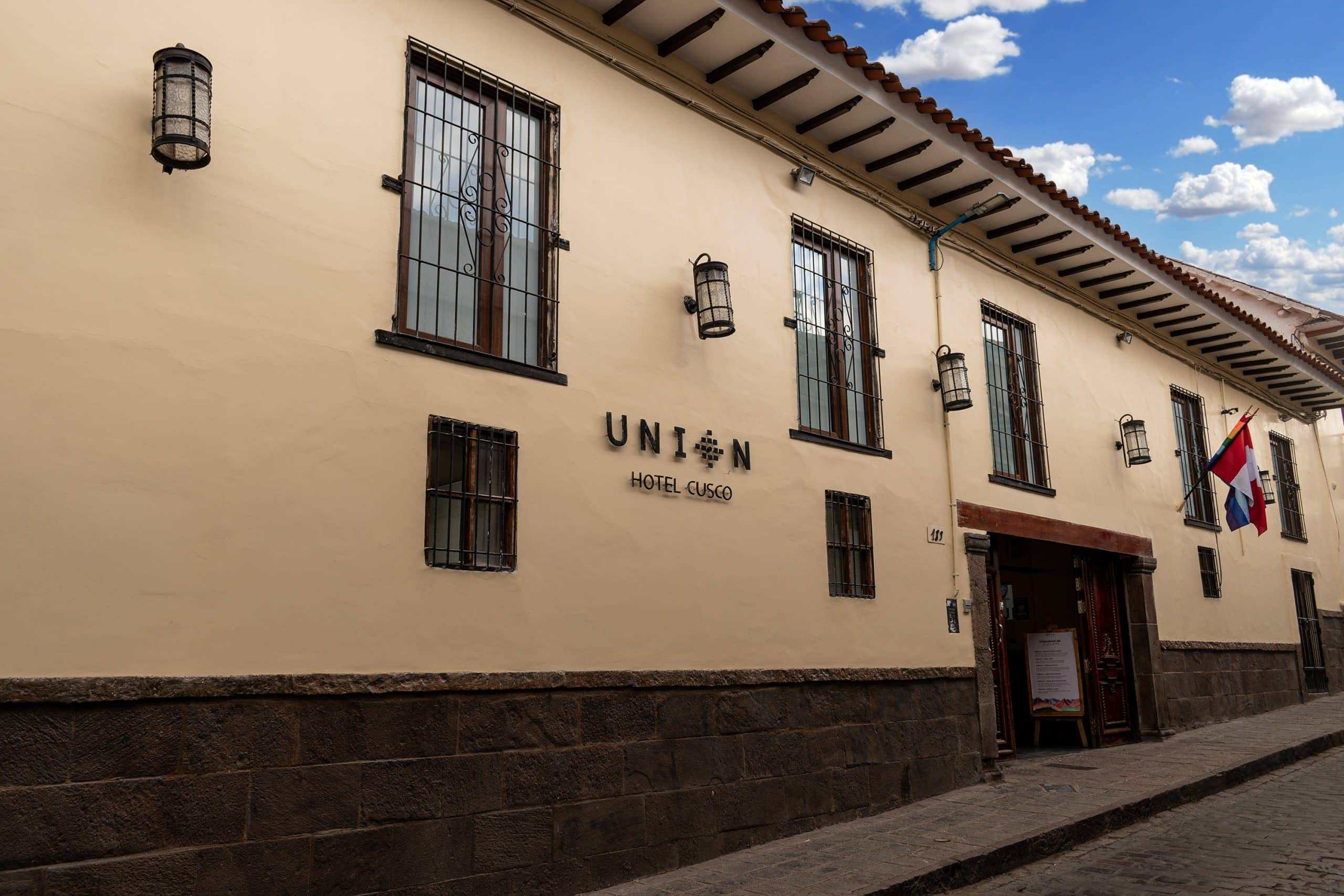 Exterior view of Union Hotel Boutique Cusco with traditional architecture.